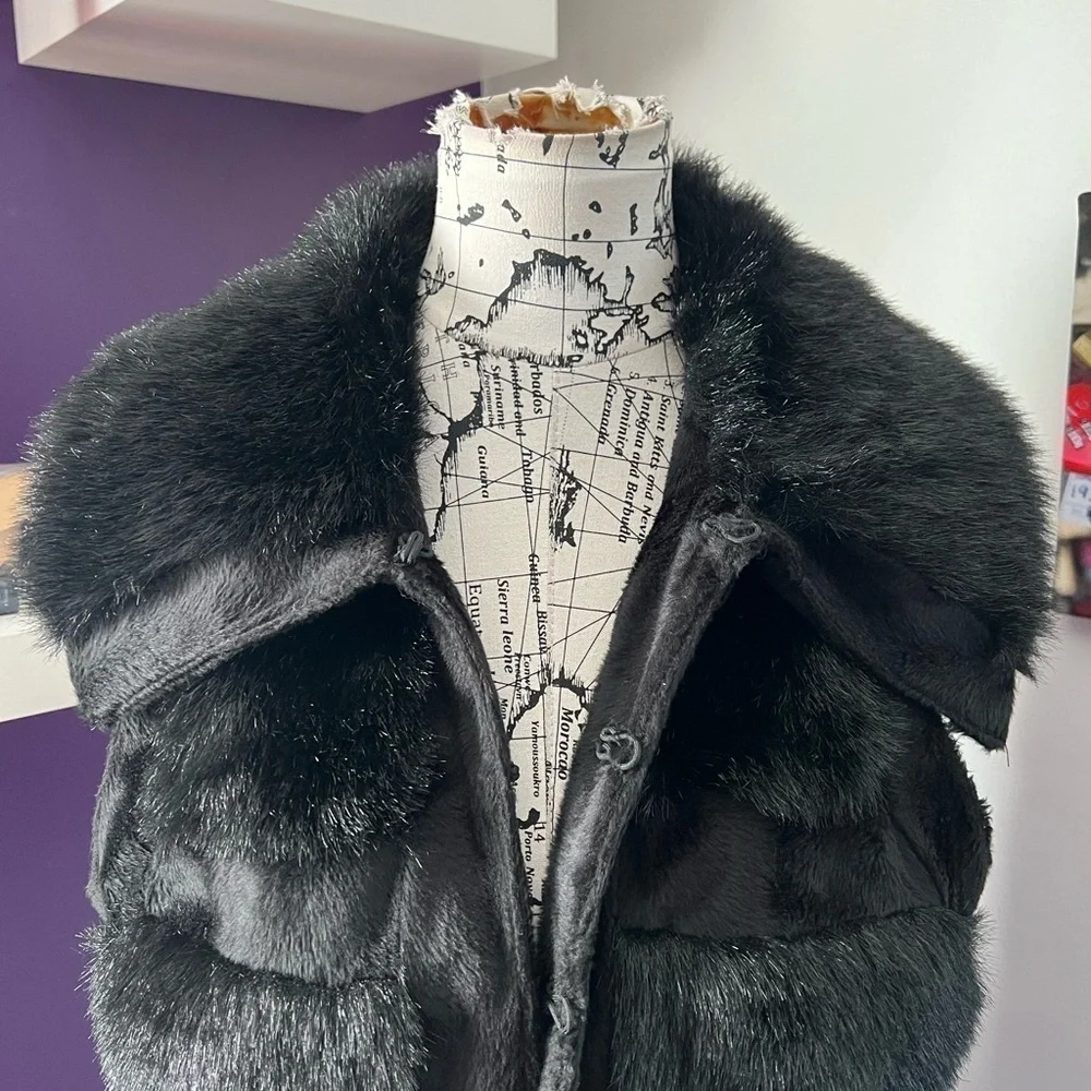 RLZ Faux Fur Vest - Picture 7 of 12